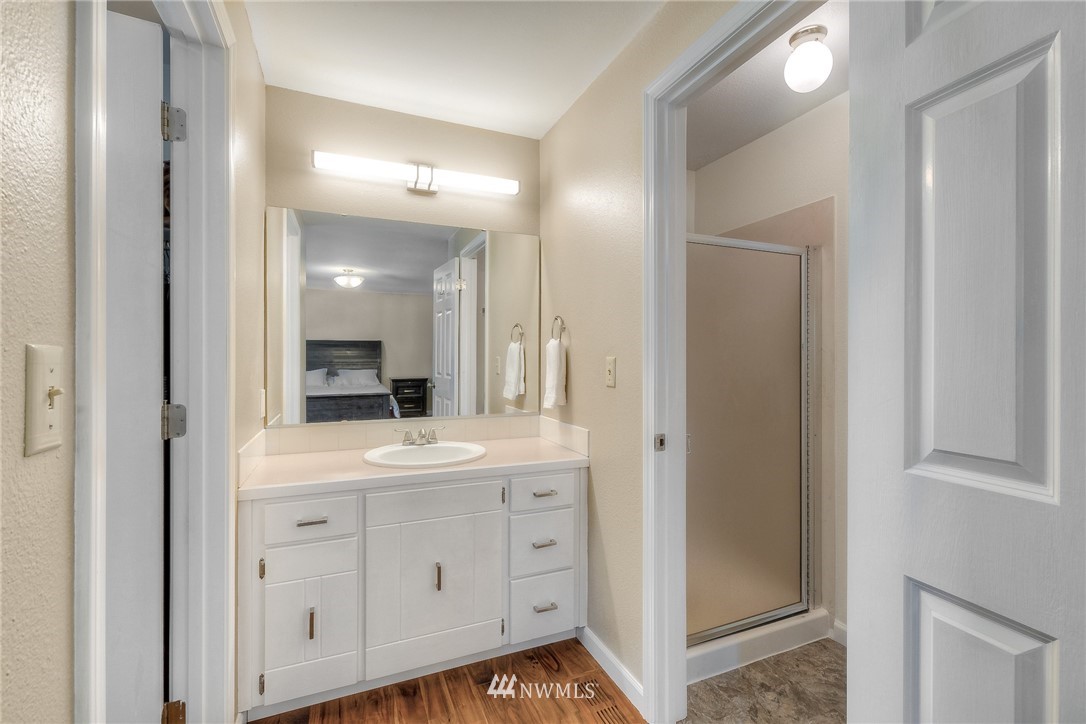 15635 Southeast 178th Street Renton, WA 98058 - Photo 13 of 22