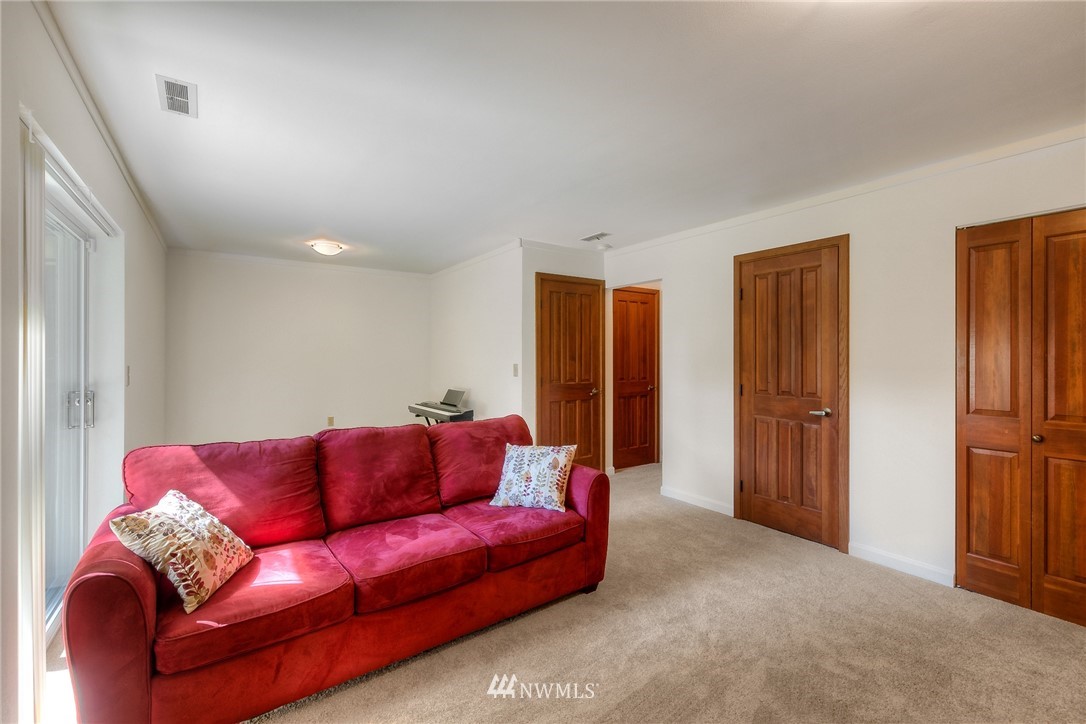 15635 Southeast 178th Street Renton, WA 98058 - Photo 17 of 22