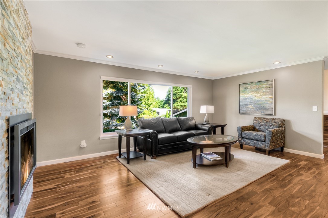 15635 Southeast 178th Street Renton, WA 98058 - Photo 5 of 22