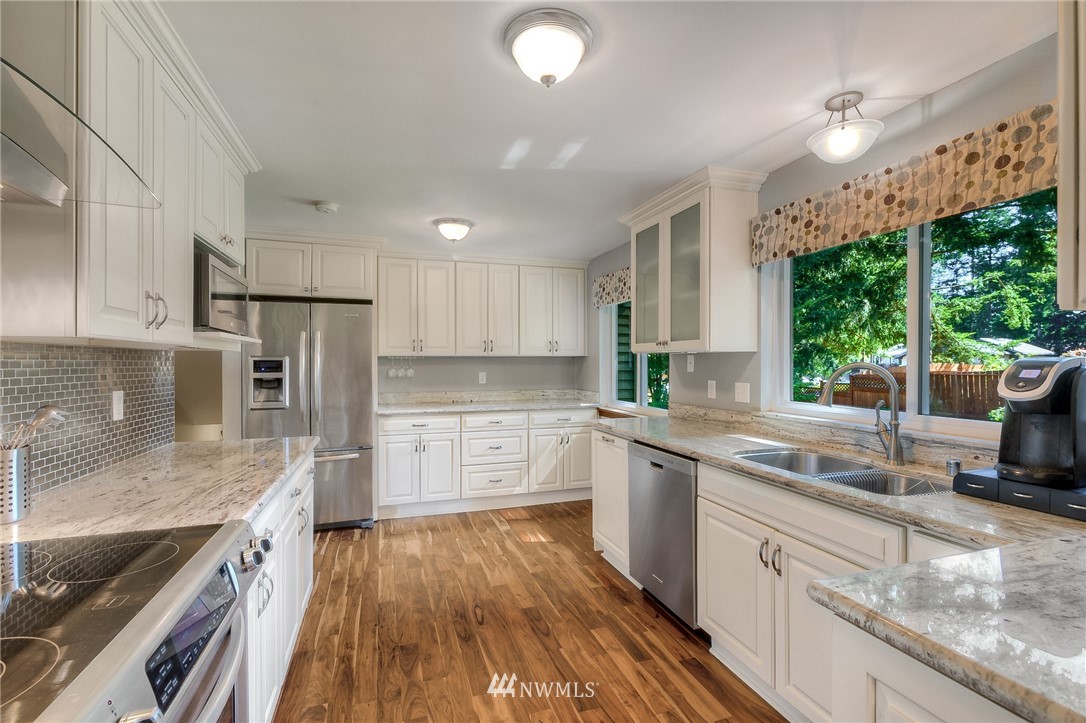 15635 Southeast 178th Street Renton, WA 98058 - Photo 8 of 22