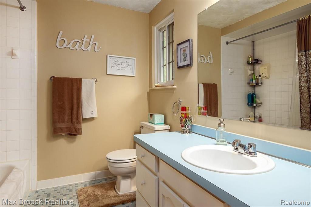 2844 Trailwood Drive Rochester Hills, MI 48309 - Photo 23 of 31