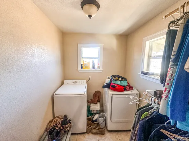 $275,000 | 216 West Redbud Street, Junction, TX 76849