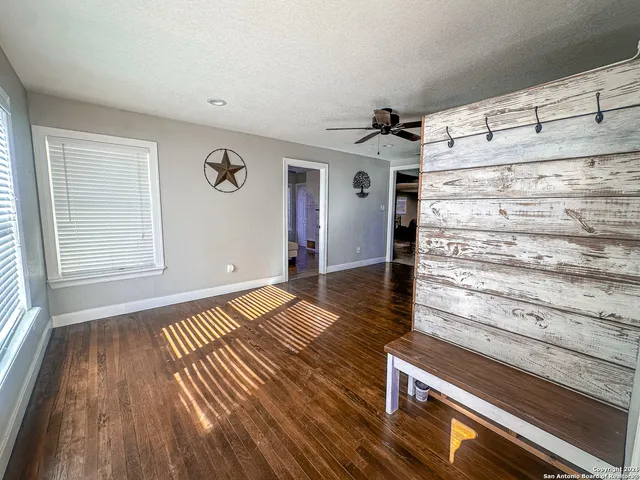 $275,000 | 216 West Redbud Street, Junction, TX 76849