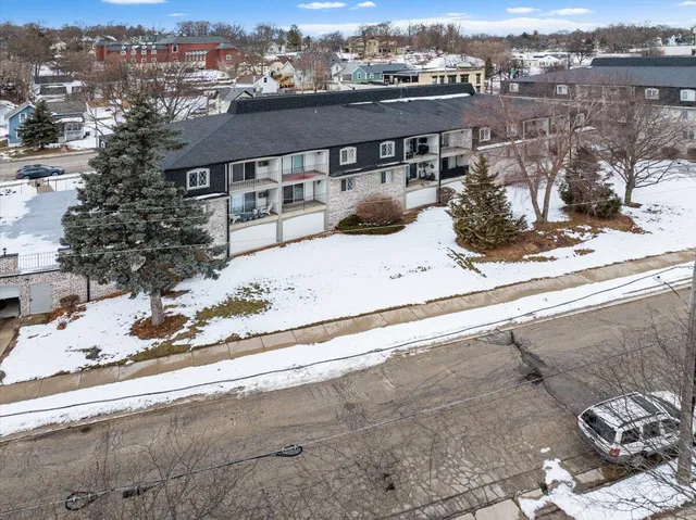 $129,900 | 121 West North Street, Unit 39, Waukesha, WI 53188