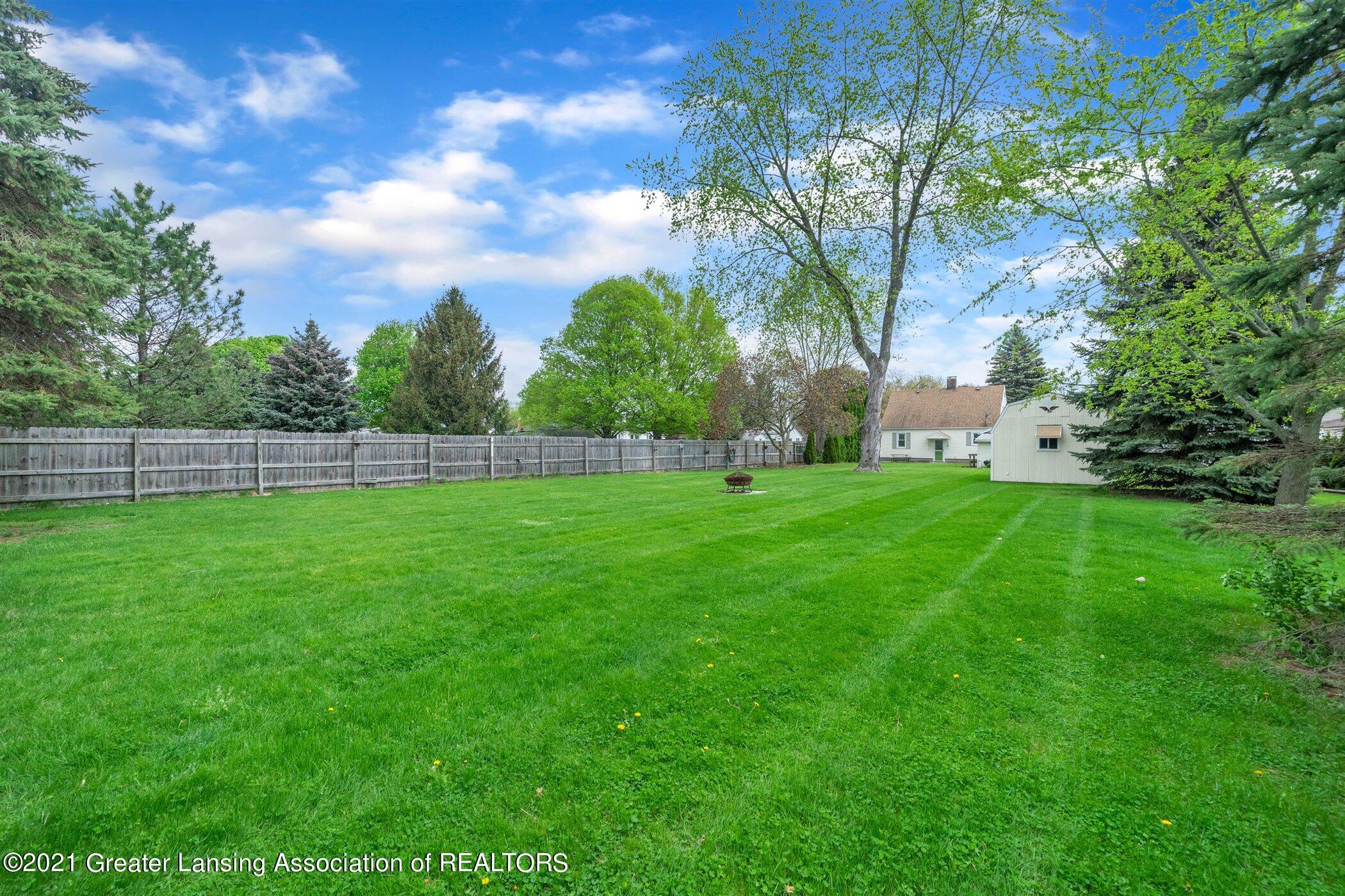 608 Clement Road Lansing, MI 48917 - Photo 2 of 34 EXTERIOR Backyard