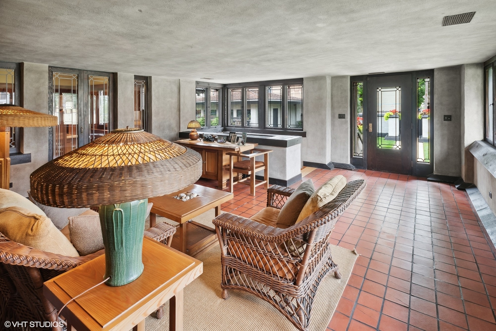 313 Forest Avenue Oak Park, IL 60302 - Photo 23 of 50 a living room with furniture a lamp and large window