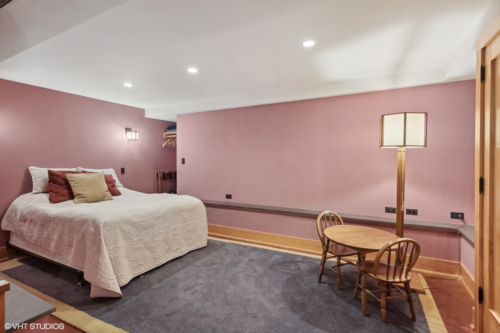 313 Forest Avenue Oak Park, IL 60302 - Photo 31 of 50 a bedroom with a bed a table and chair