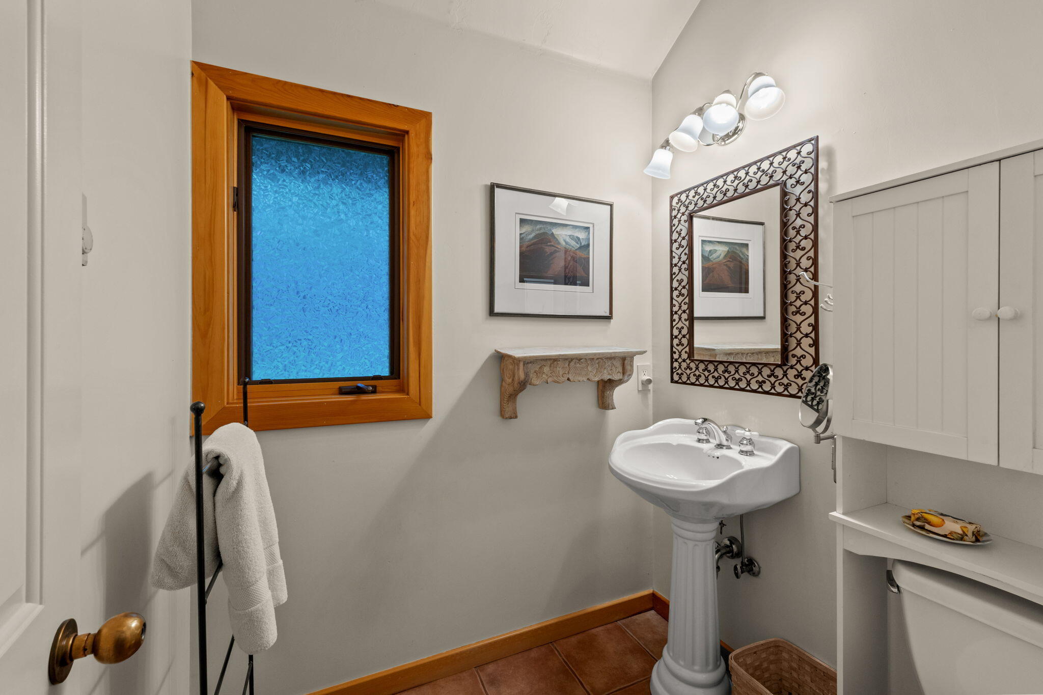 102 Timberline Road Blaine County, ID 83333 - Photo 27 of 46 Main level bathroom