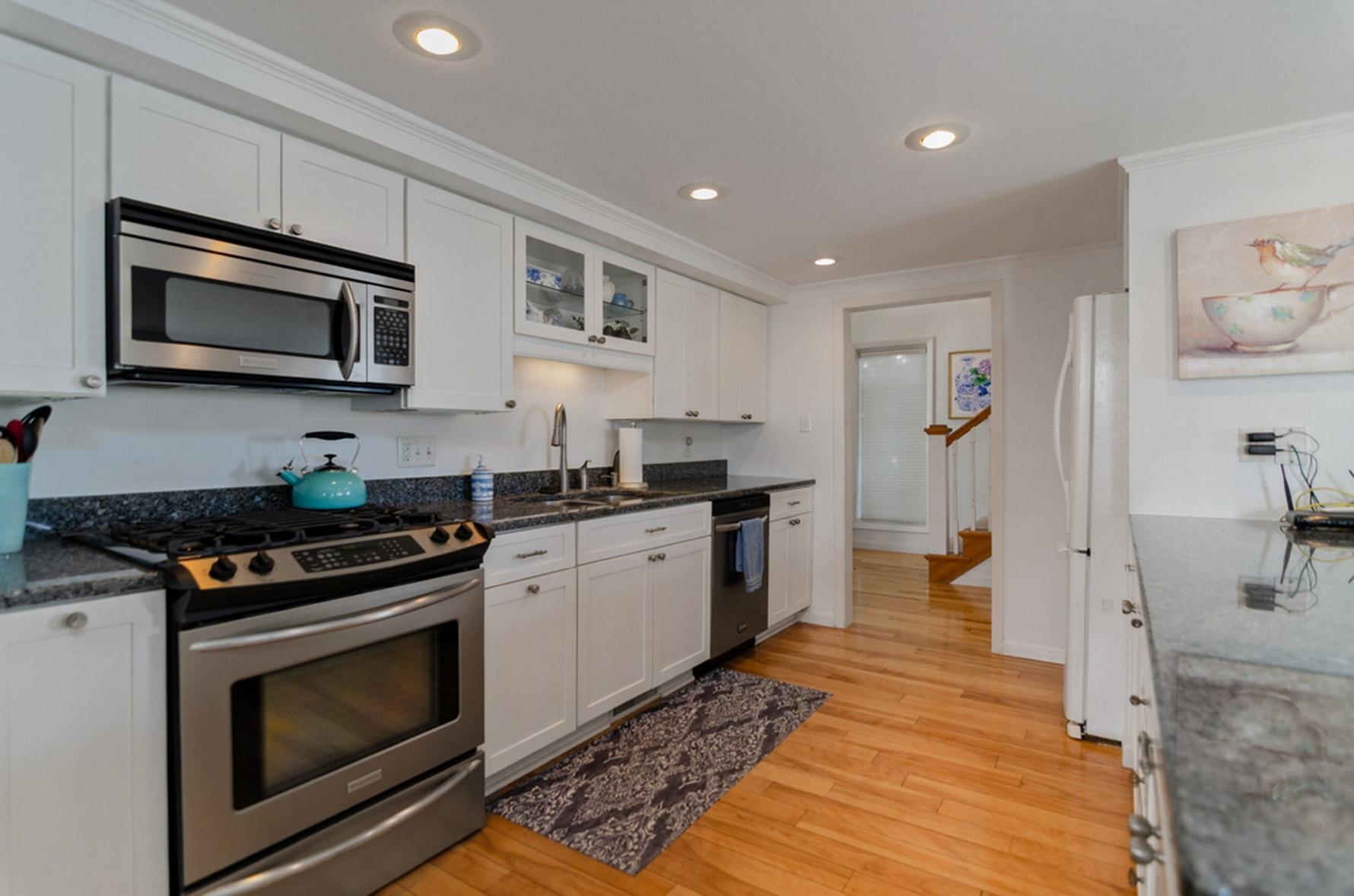 5061 Edgewater Beach Road Green Bay, WI 54311 - Photo 11 of 74 Gallery Image 11