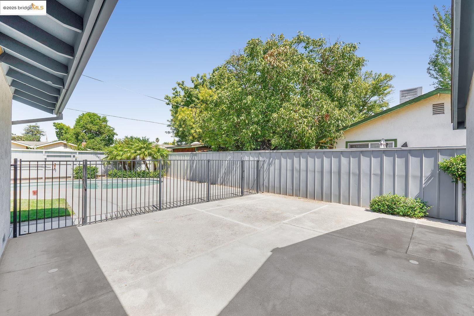 2011 Regis Drive Davis, CA 95618 - Photo 27 of 33