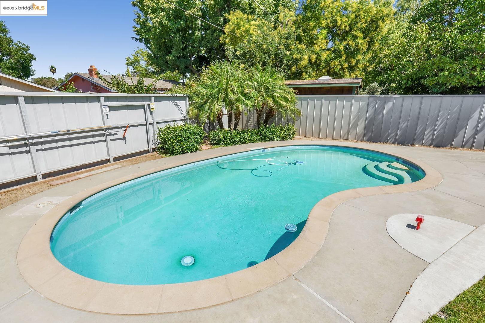 2011 Regis Drive Davis, CA 95618 - Photo 29 of 33