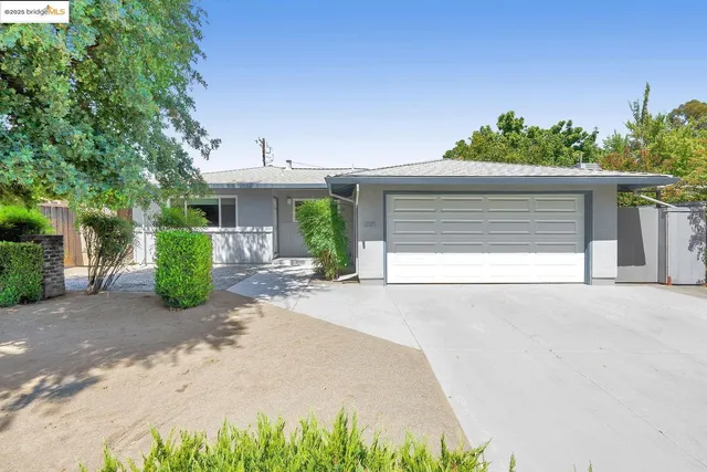 $773,000 | 2011 Regis Drive, Davis, CA 95618