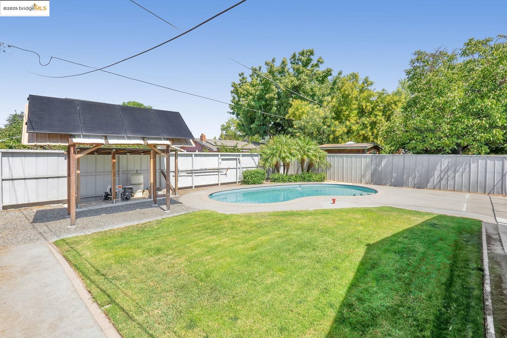 2011 Regis Drive Davis, CA 95618 - Photo 31 of 33