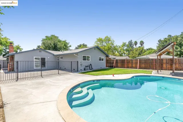 $773,000 | 2011 Regis Drive, Davis, CA 95618