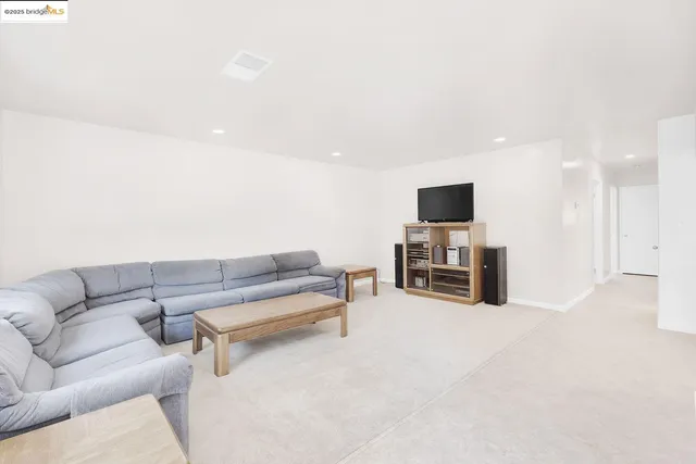 $773,000 | 2011 Regis Drive, Davis, CA 95618