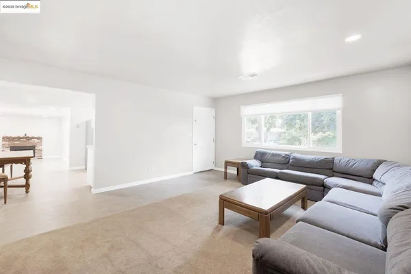 $773,000 | 2011 Regis Drive, Davis, CA 95618