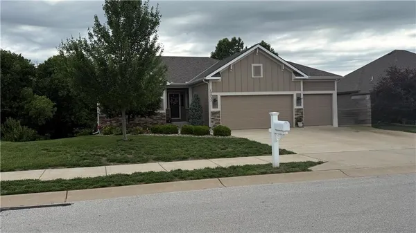 $495,000 | 13235 North Shadow Brook Court, Platte City, MO 64079