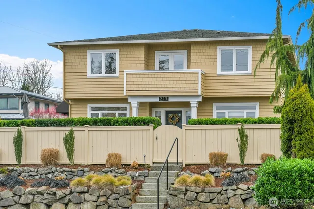 $1,999,999 | 217 9th Avenue South, Edmonds, WA 98020