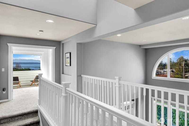 217 9th Avenue South Edmonds, WA 98020 - Photo 18 of 37