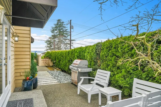 $1,999,999 | 217 9th Avenue South, Edmonds, WA 98020