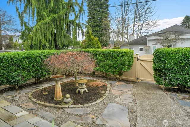 $1,999,999 | 217 9th Avenue South, Edmonds, WA 98020