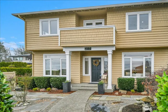 $1,999,999 | 217 9th Avenue South, Edmonds, WA 98020