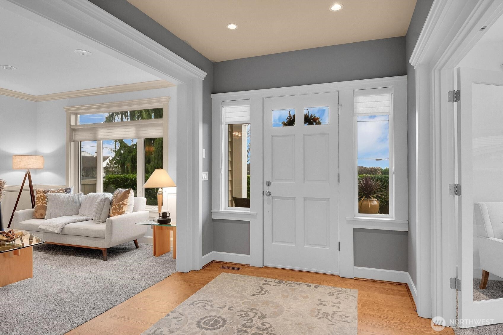 217 9th Avenue South Edmonds, WA 98020 - Photo 4 of 40