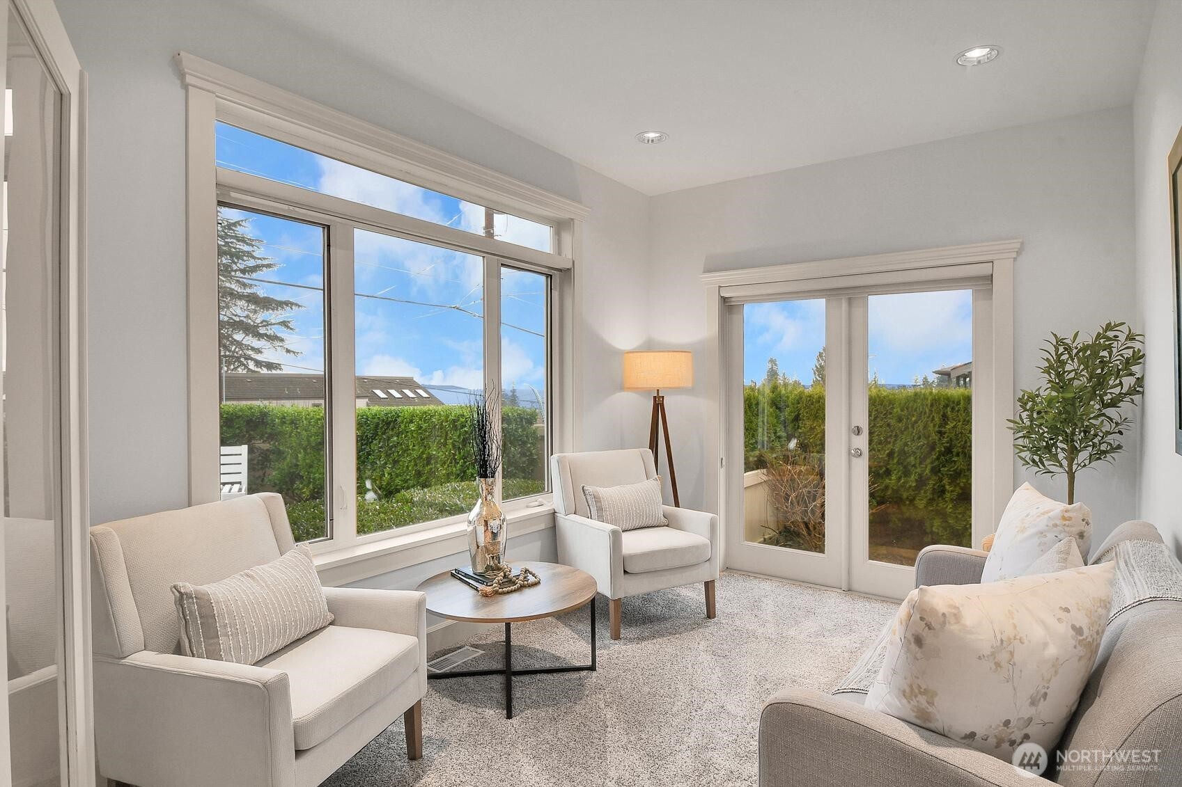 217 9th Avenue South Edmonds, WA 98020 - Photo 9 of 40