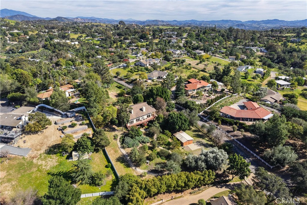 2248 Mil Sorpresas Drive Fallbrook, CA 92028 - Photo 15 of 74
