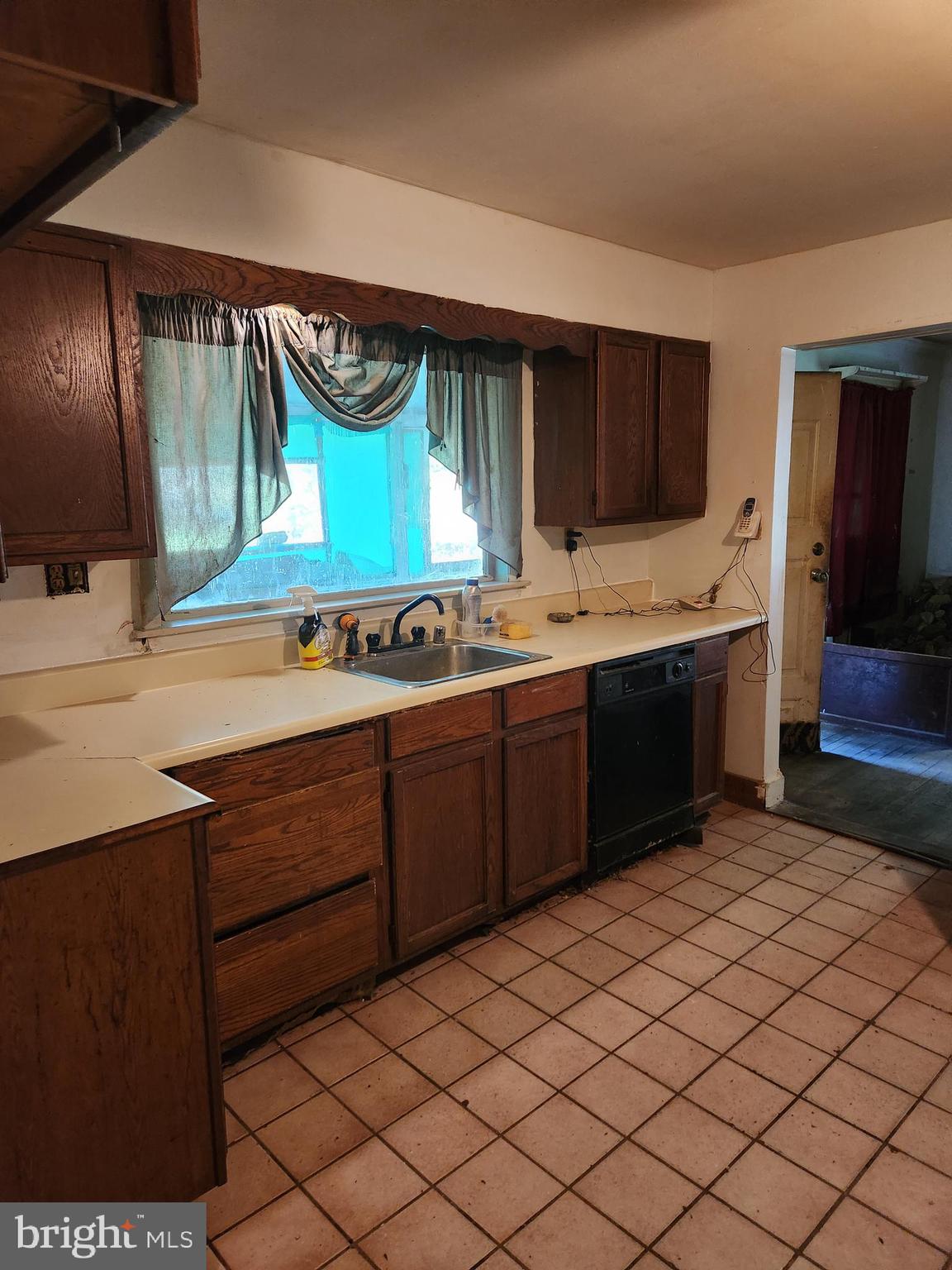 2138 Back Creek Road Gore, VA 22637 - Photo 14 of 32 Large country kitchen