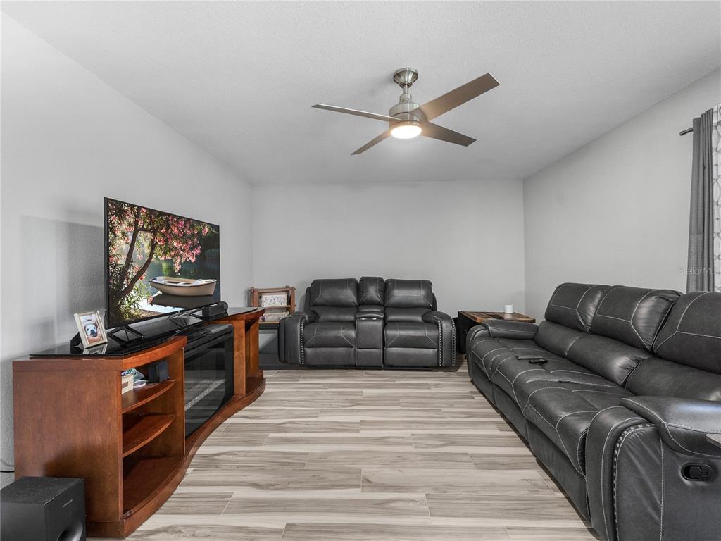 622 Fairways Circle, Unit A Ocala, FL 34472 - Photo 9 of 26 a living room with furniture