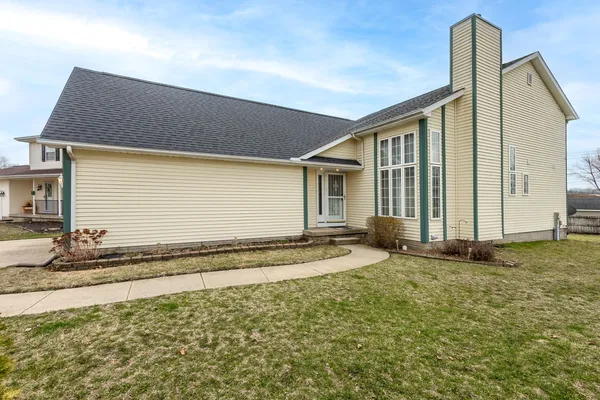 $277,000 | 313 Sullivan Drive, Colona, IL 61241