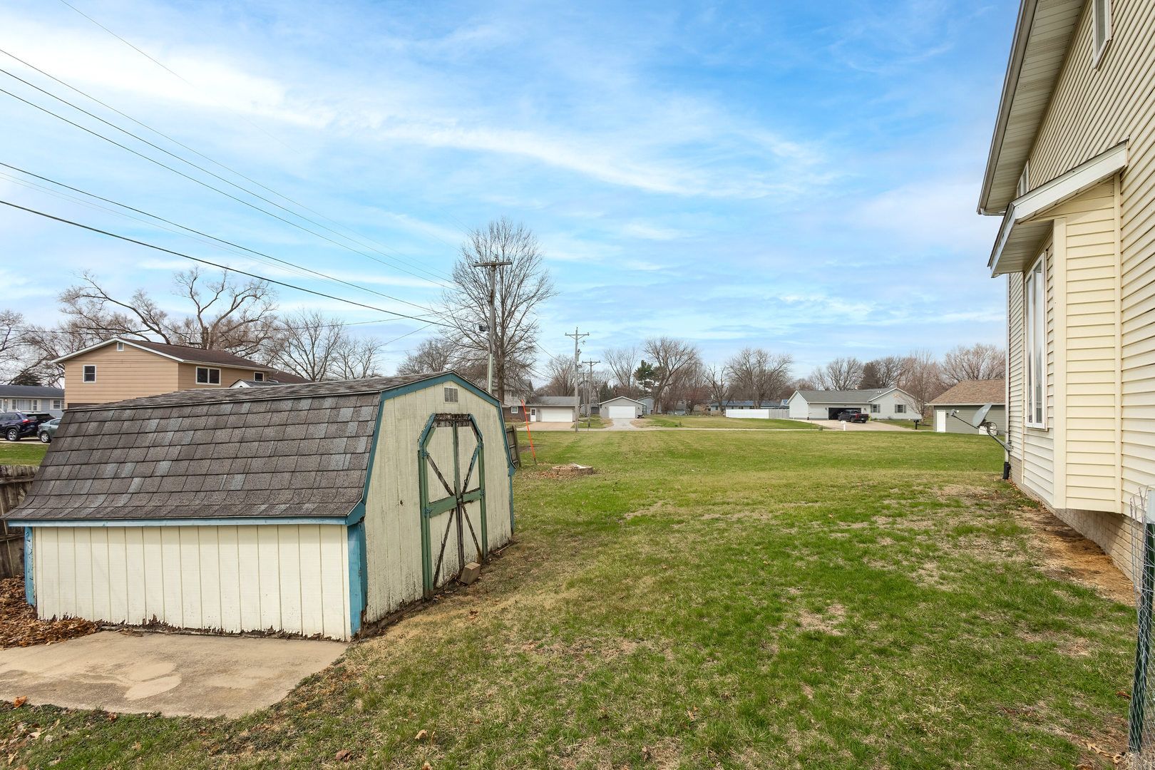 313 Sullivan Drive Colona, IL 61241 - Photo 39 of 41 a view of outdoor space and garden