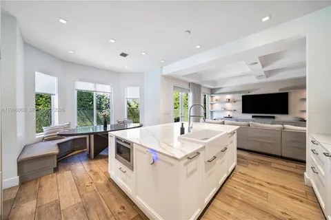 $2,500,000 | 3703 Northeast 199th Street, Aventura, FL 33180