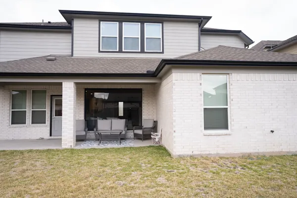a view of an entrance of the house