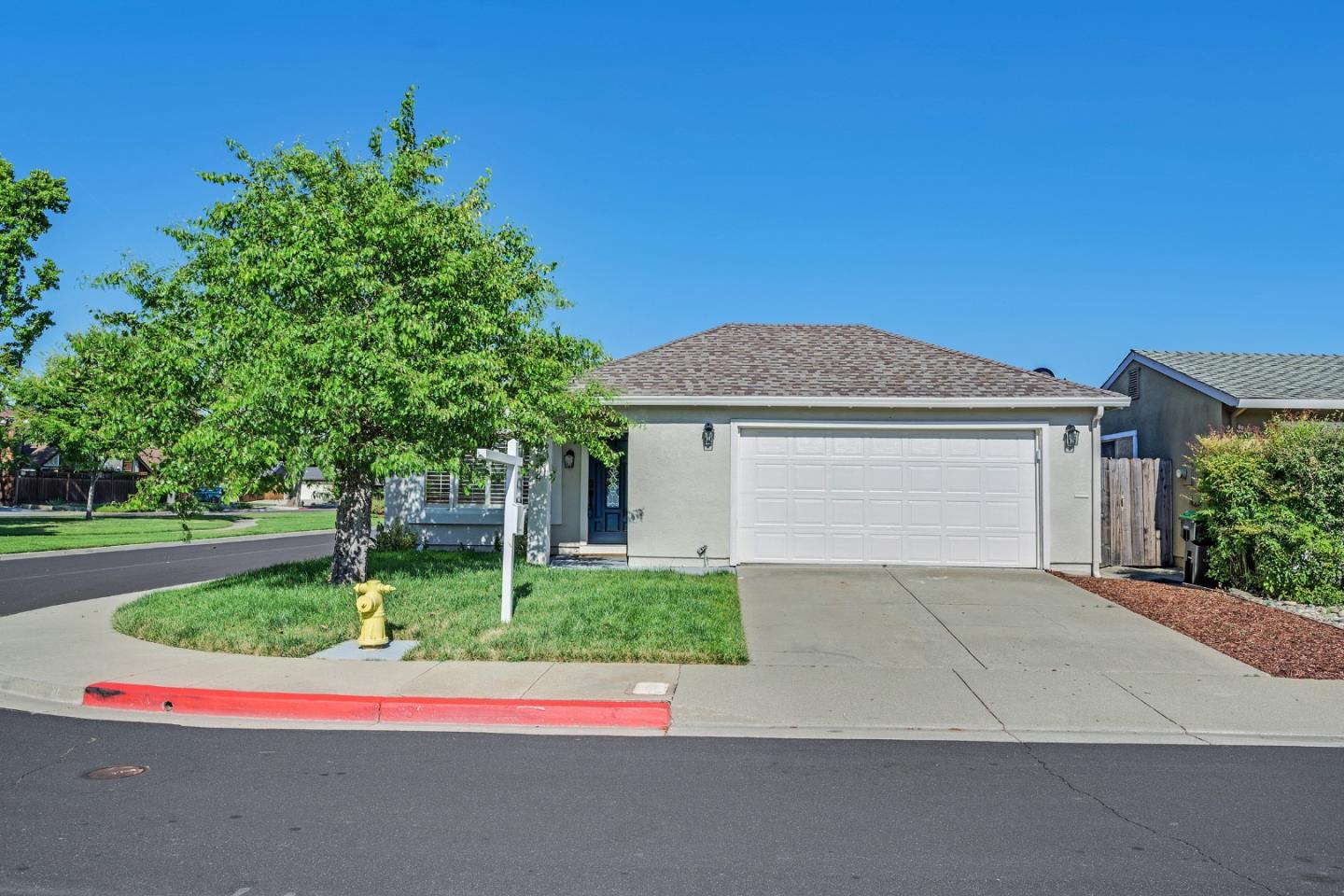 2514 Heatherlark Circle Pleasanton, CA 94566 - Photo 2 of 40 a front view of a house with a yard