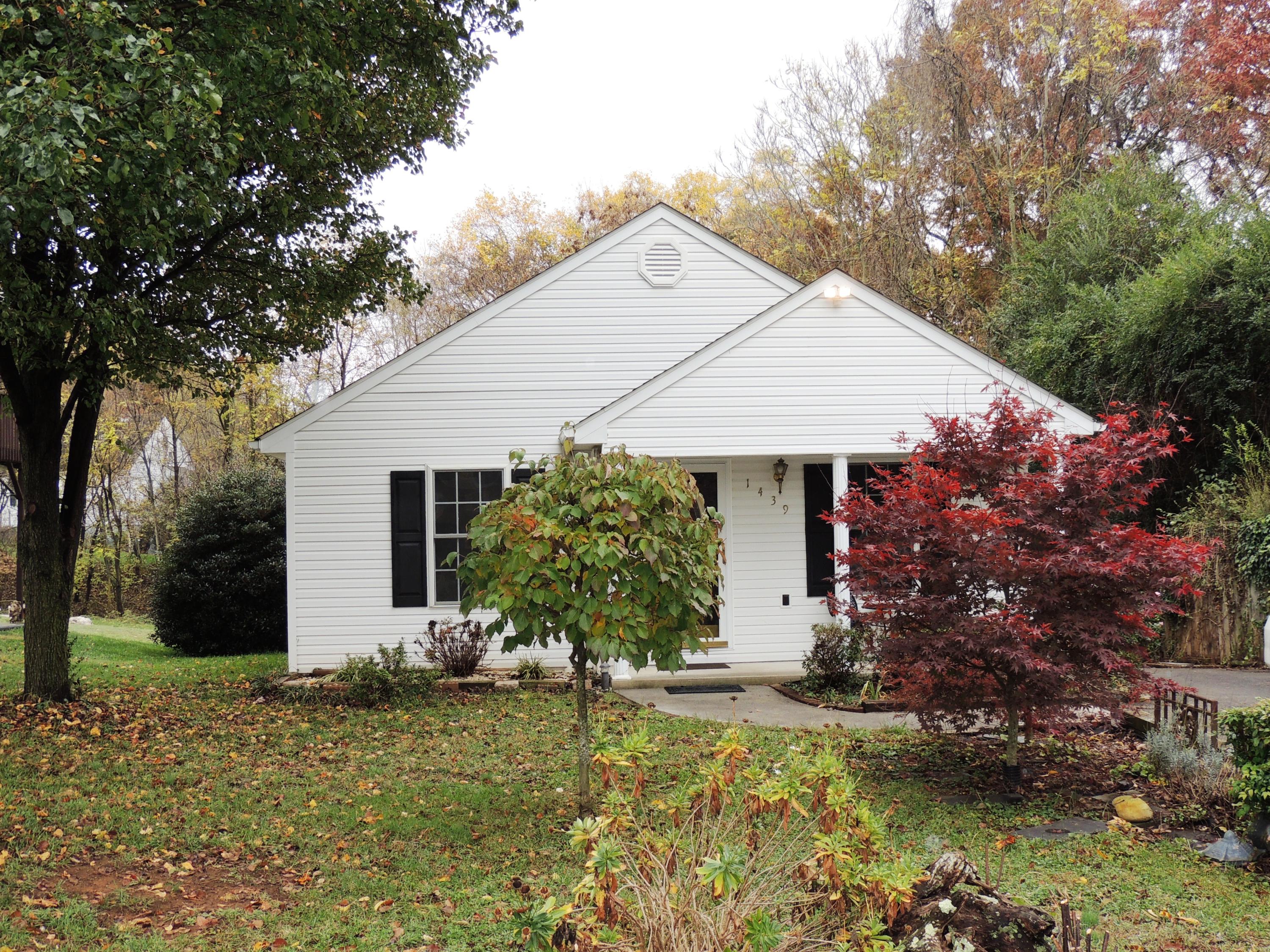 1439 Kefauver Road Southeast Roanoke, VA 24014 - Photo 1 of 14 Main