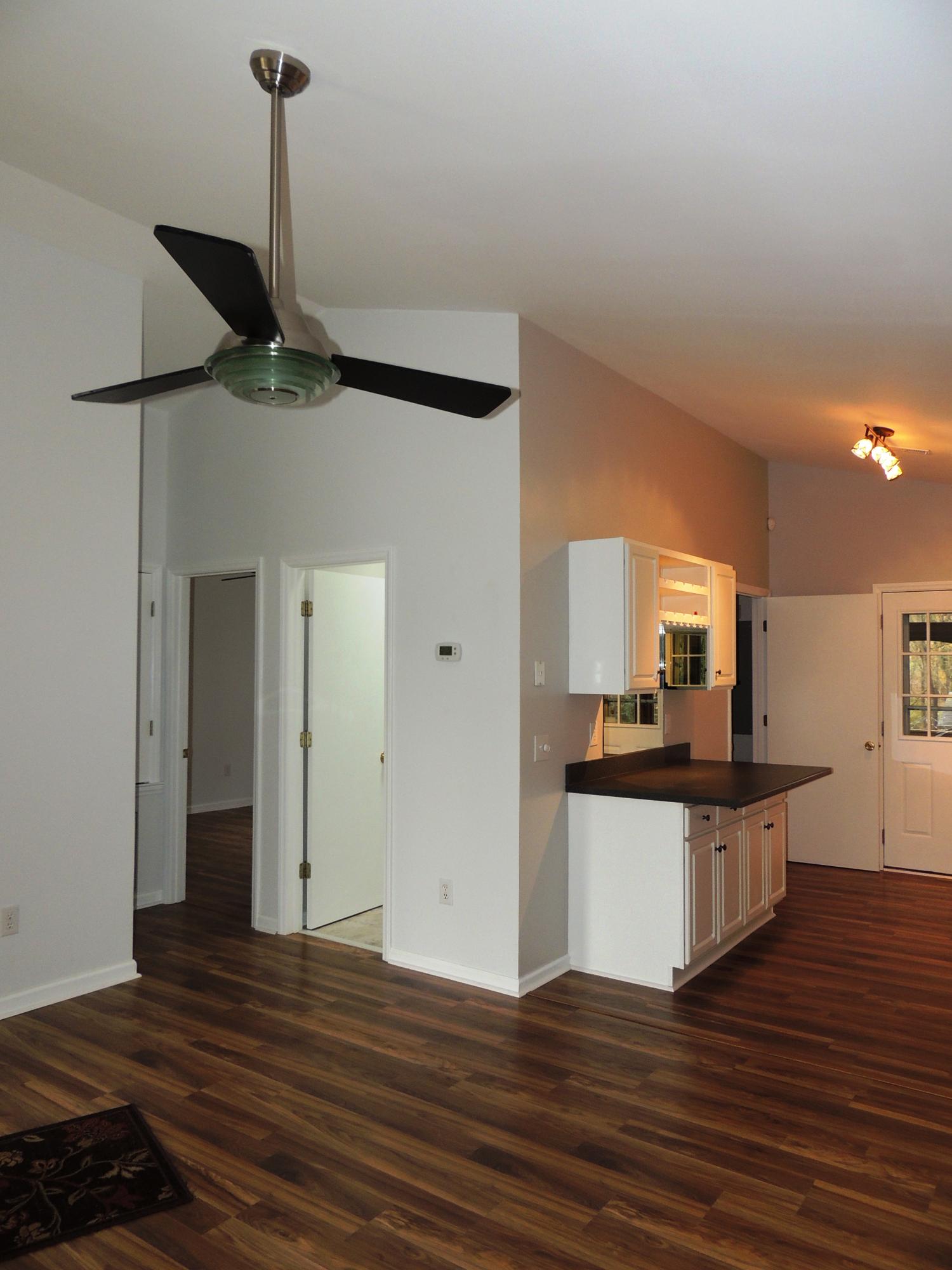 1439 Kefauver Road Southeast Roanoke, VA 24014 - Photo 5 of 14 Breakfast Bar