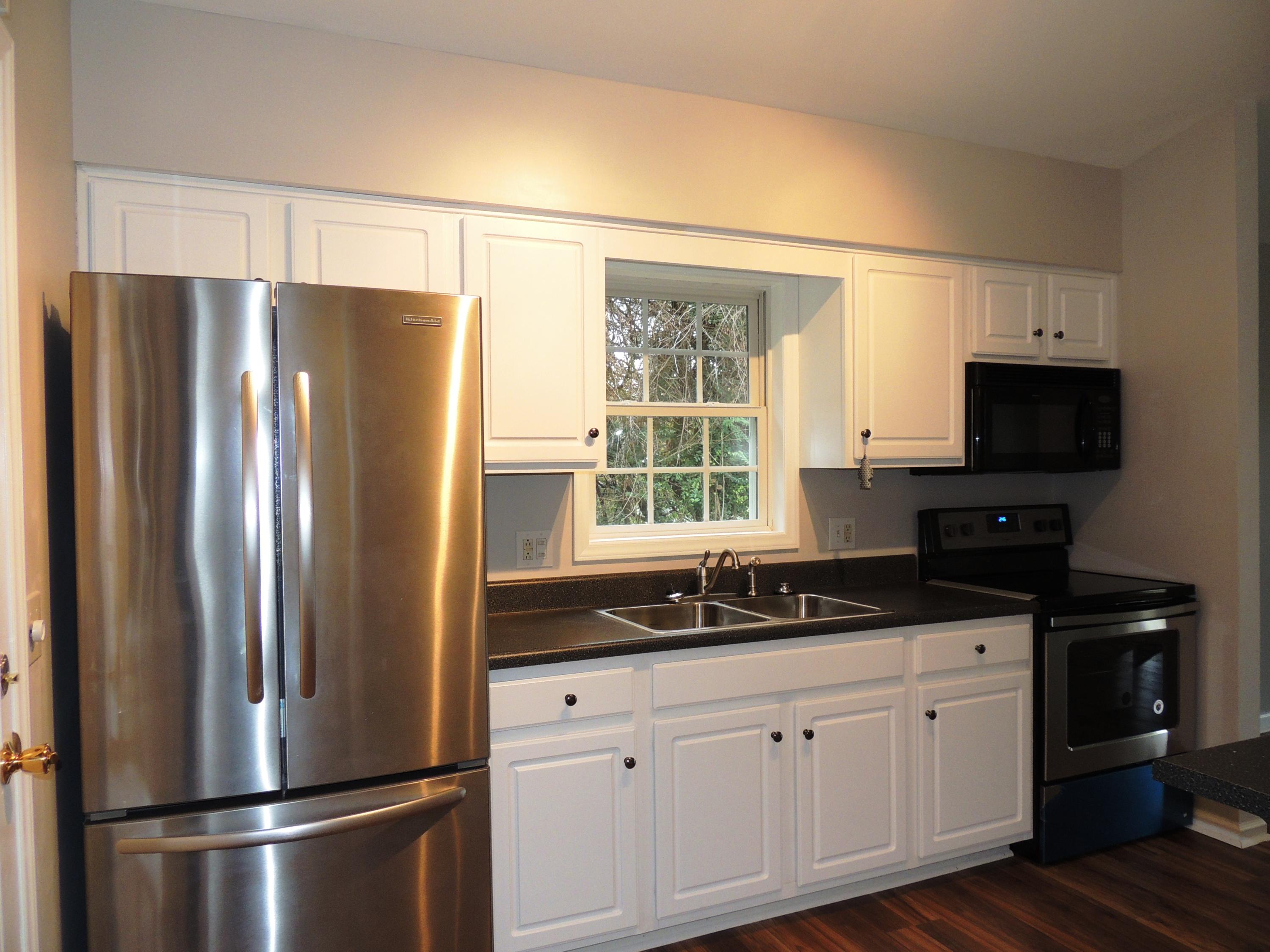 1439 Kefauver Road Southeast Roanoke, VA 24014 - Photo 7 of 14 Stainless Appliances