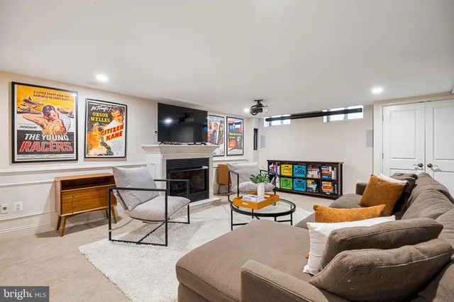 $1,450,000 | 609 South 9th Street, Philadelphia, PA 19147