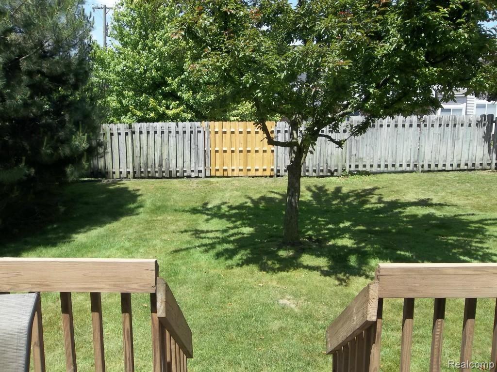 4941 Crooks Road, Unit 13 Royal Oak, MI 48073 - Photo 17 of 19 100_0838.jpg