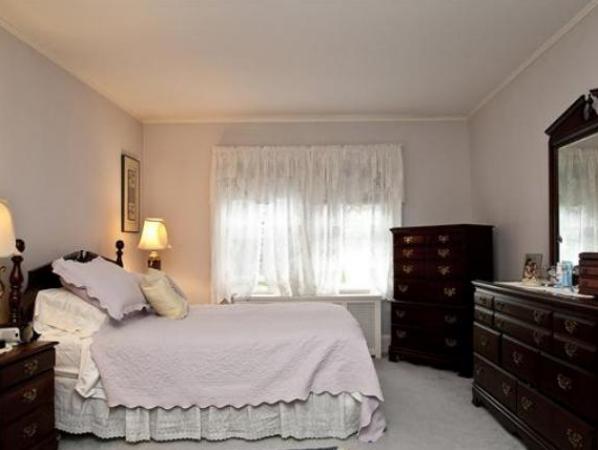 19 Ellison Road Newton, MA 02459 - Photo 13 of 27 Gallery Image 13