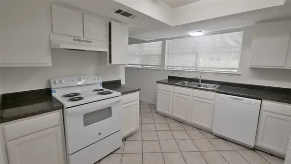 $99,500 | 781 Country Pl Drive, Unit 1061, Houston, TX 77079