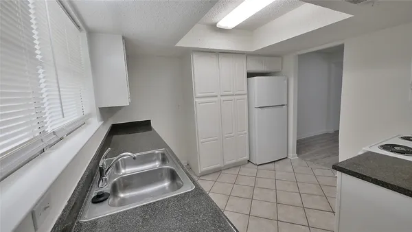 $105,000 | 781 Country Pl Drive, Unit 1061, Houston, TX 77079