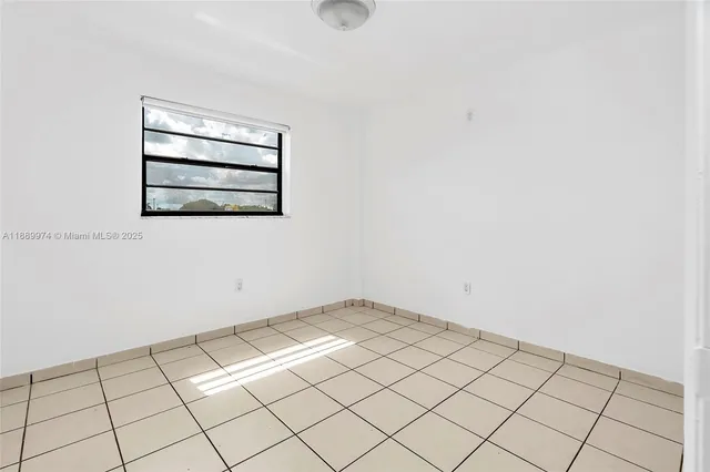 a view of a utility room