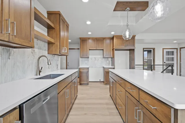 $537,900 | 2998 Creekwood Drive, Green Bay, WI 54311