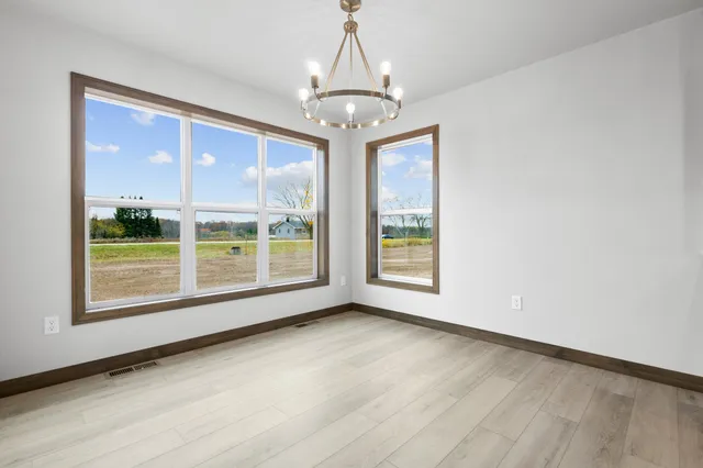 $537,900 | 2998 Creekwood Drive, Green Bay, WI 54311