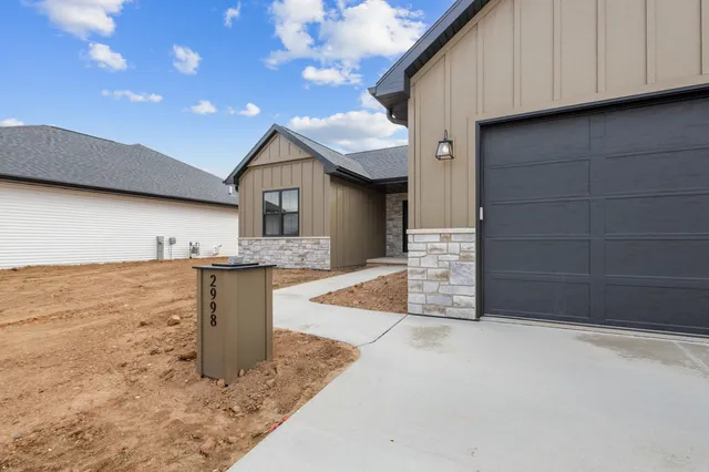 $537,900 | 2998 Creekwood Drive, Green Bay, WI 54311