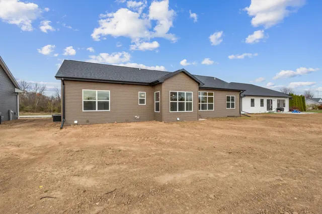 $537,900 | 2998 Creekwood Drive, Green Bay, WI 54311