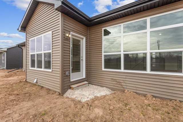 $537,900 | 2998 Creekwood Drive, Green Bay, WI 54311